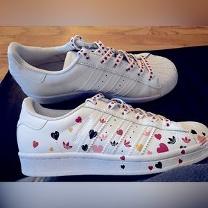 ADIDAS Shell Toes New! ❤️VALENTINE EDITION ❤️ Size 5.5 White Leather!